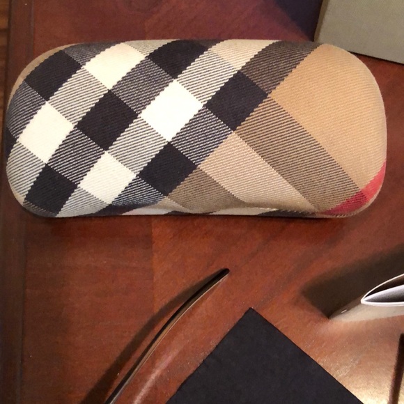 BURBERRY SUNGLASSES - Picture 4 of 10